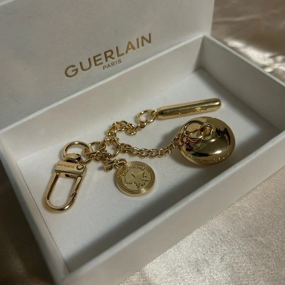 Guerlain Gift Key Chain Gift Box - Picture 3 of 7